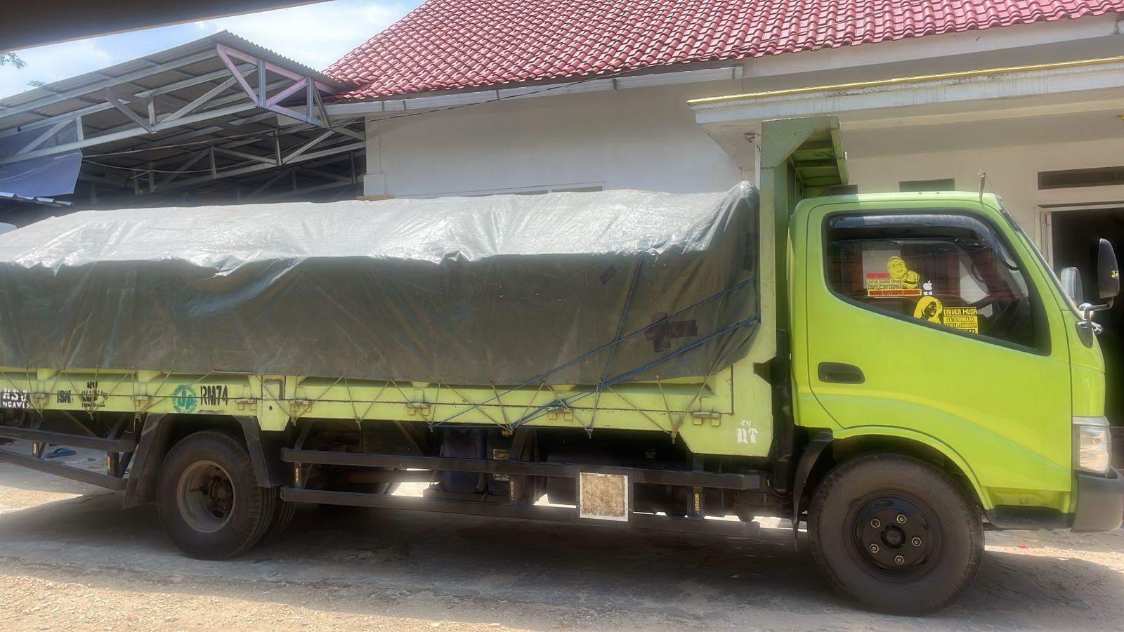 Proses Pengiriman Mesin Bordir Komputer Azura Customer P. Jawa dan Luar P. Jawa bulan Oktober 2024